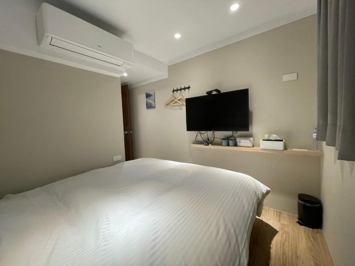 Yoshi Hotel - Tainan Station Branch Экстерьер фото