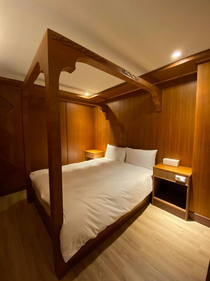 Yoshi Hotel - Tainan Station Branch Экстерьер фото