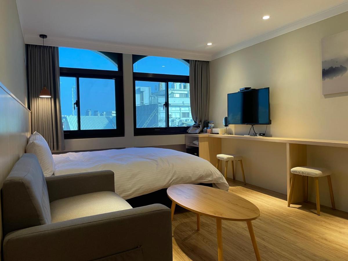 Yoshi Hotel - Tainan Station Branch Экстерьер фото