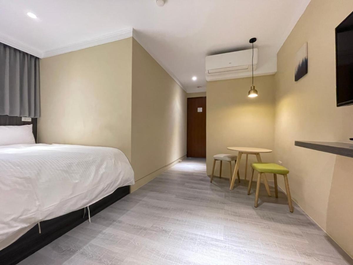 Yoshi Hotel - Tainan Station Branch Экстерьер фото