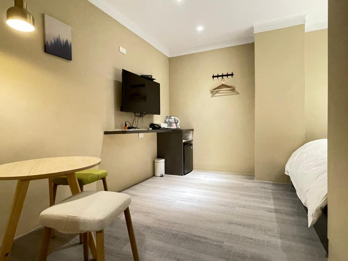Yoshi Hotel - Tainan Station Branch Экстерьер фото
