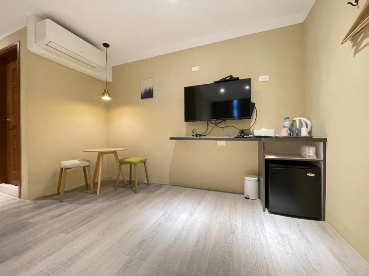 Yoshi Hotel - Tainan Station Branch Экстерьер фото