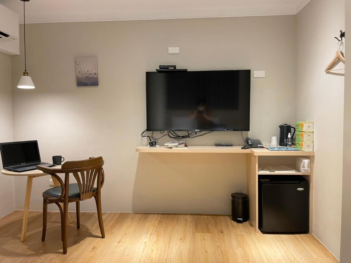 Yoshi Hotel - Tainan Station Branch Экстерьер фото