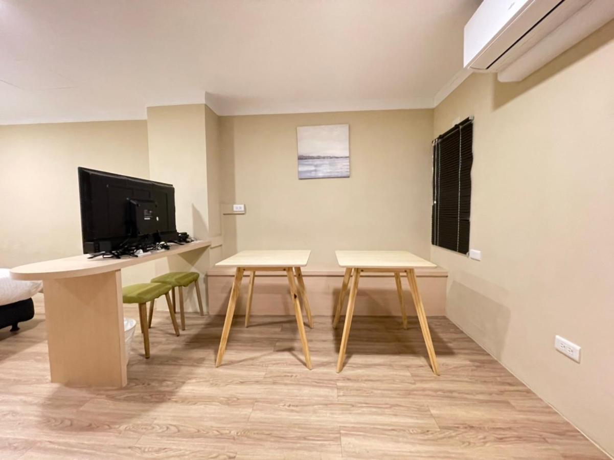 Yoshi Hotel - Tainan Station Branch Экстерьер фото