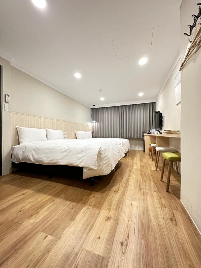 Yoshi Hotel - Tainan Station Branch Экстерьер фото