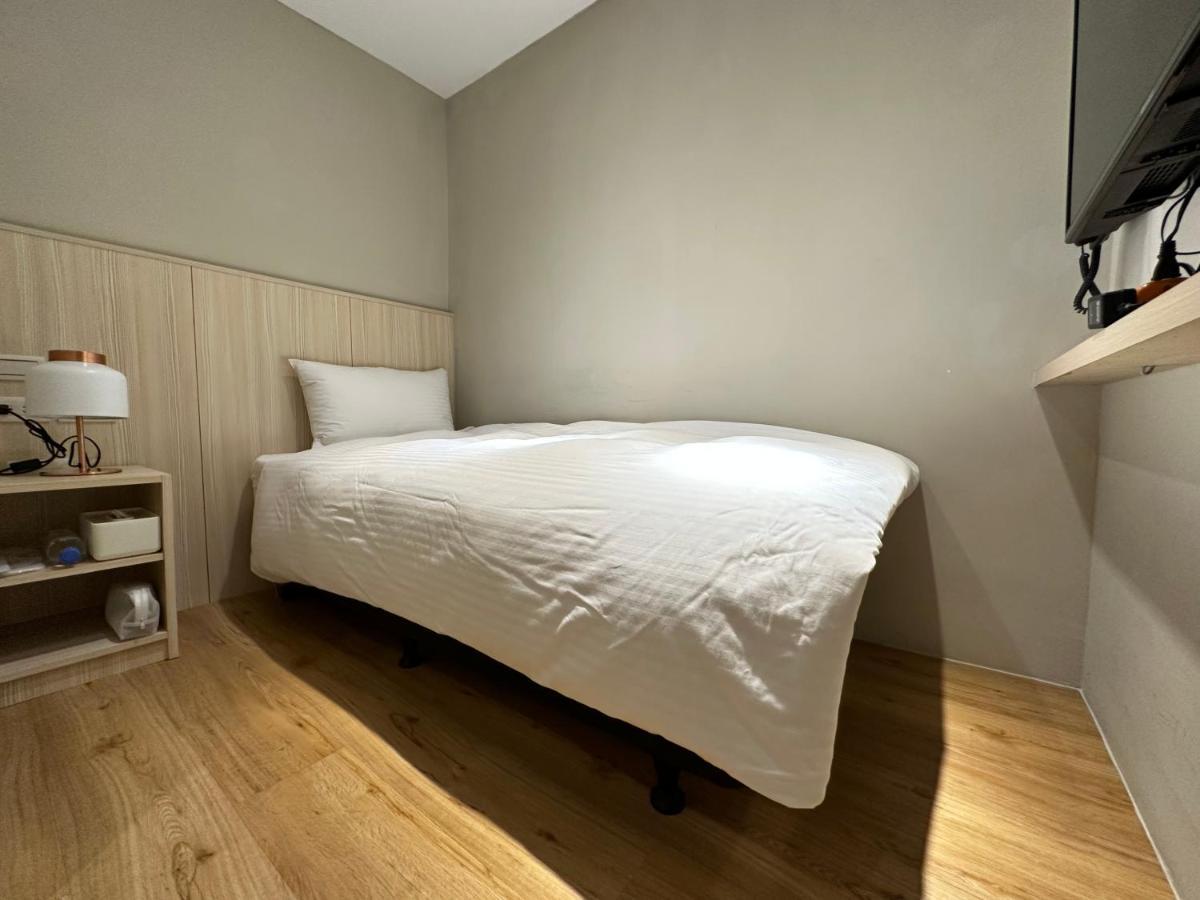 Yoshi Hotel - Tainan Station Branch Экстерьер фото