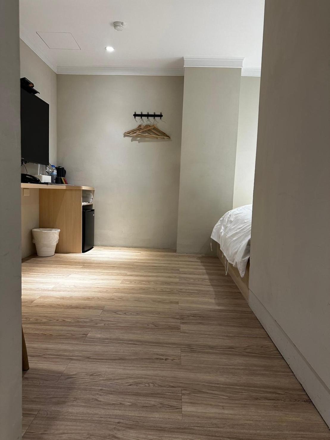 Yoshi Hotel - Tainan Station Branch Экстерьер фото